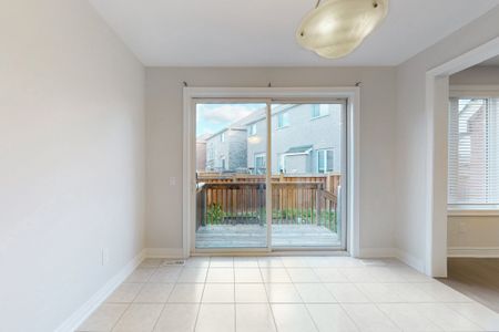 For Lease - 11 Robert Wilson Crescent, Georgina, Ontario - Photo 2