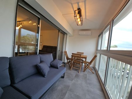 Location Appartement 3 pièces 75m² ST DENIS 97400 - Photo 3