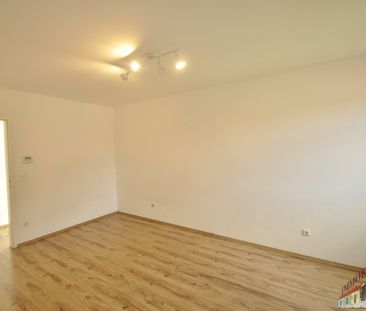 Gepflegte schöne 3 Zimmer-Wohnung in Pressbaum – Pfalzau mit Pergola - Photo 2