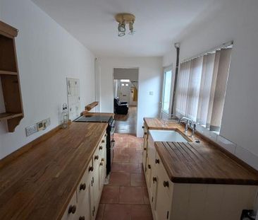 2 bedroom terraced house to rent - Photo 5