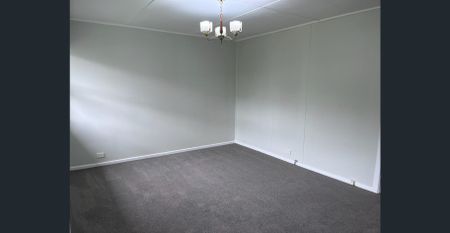 NEAT AS A PIN!! PERFECT LOCATION!! YARD MAINTENANCE INCLUDED!! - Photo 4