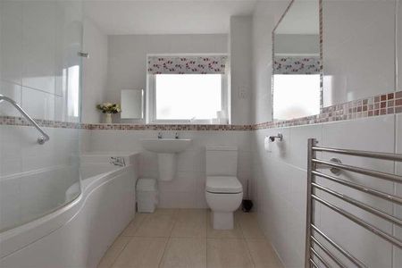 Summerly Avenue, Reigate, RH2 - Photo 3