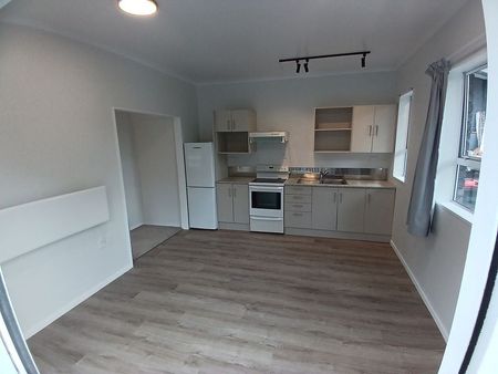 Westown 1 bedroom - bush outlook - Photo 5