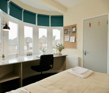 1 bedroom in a house share to rent - Photo 1