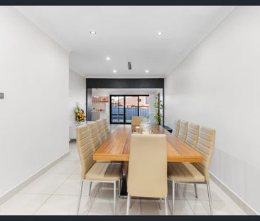 Modern Family Home in a Prime Edensor Park Location - Photo 6