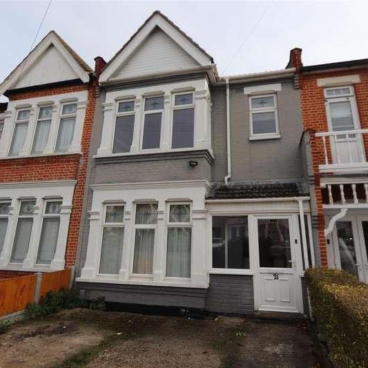 Ilfracombe Avenue, Southend-on-sea, SS1 - Photo 1