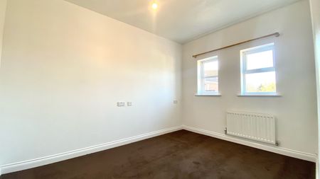 Steven Close - Photo 4