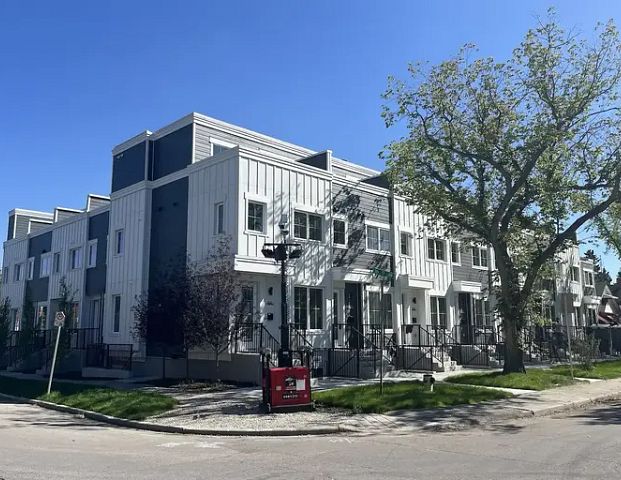 Charming 1 Bedroom - INCREDIBLE LOCATION! No rent till October! | 1657 8 Avenue Northwest, Calgary - Photo 1