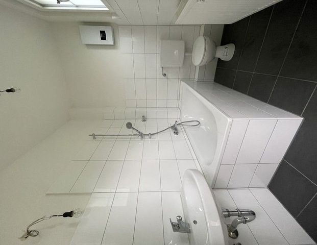 Stop! Praktische 2,5-Zimmer-Wohnung mit eigenem Garten* - Foto 1