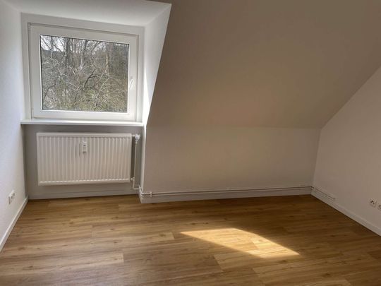 ~~Kleine Dachgeschoss 2 Zimmerwohnung in Bünde Mitte !~~ - Photo 1