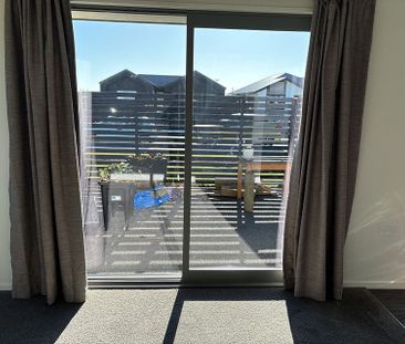 Modern 2BR Townhouse in Woodend - Photo 1