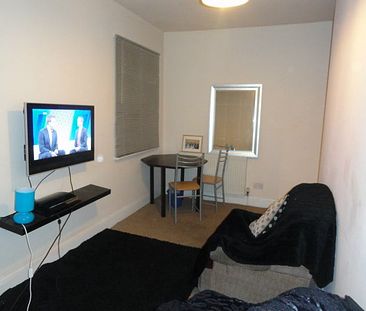 1 Bedrooms £600 PCM - Photo 1