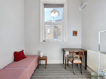 3 bedroom flat to rent - Photo 3