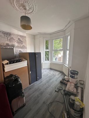 4 Bed Terraced House, Kingsdown Road, E11 - Photo 1