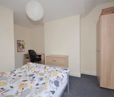 6 bedroom House To Let - Photo 5