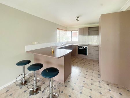 3 Bedroom Brick and Tile home - Photo 5