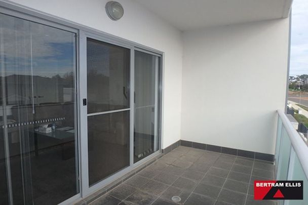 One Bedroom plus Study Apartment - Photo 1