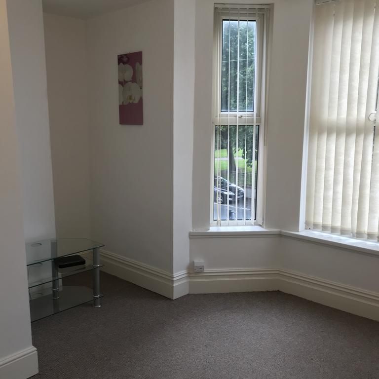 3 bedroom flat to rent - Photo 1