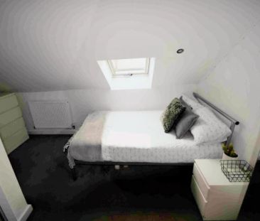 3 Beds 3 Baths - Photo 4