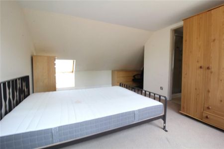 4 bedroom apartment to rent - Photo 3