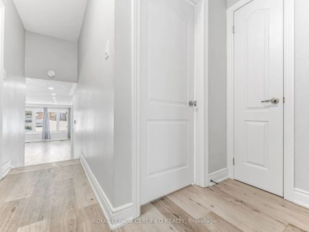 48 Davenport Crescent #Upper - Photo 4