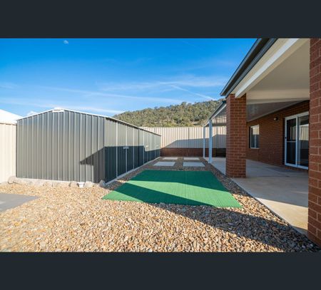 11 LOWERSON WAY, Wodonga, Vic 3690 - Photo 5
