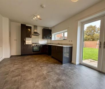 3 bedroom semi-detached house to rent - Photo 6