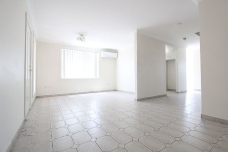 Immaculate 3 Bedroom Duplex in Quiet Location - Photo 2