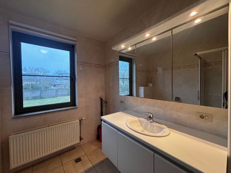 Tweeslaapkamer-appartement met garage te huur in Woumen (Diksmuide) - Photo 4