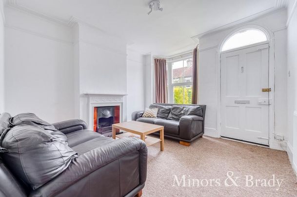 4 bedroom terraced house to rent - Photo 1