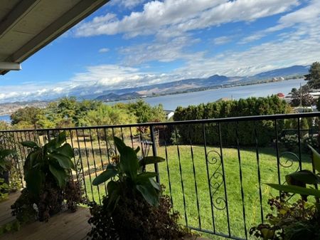 Character Home – Casa Loma – SEASONAL - Photo 3