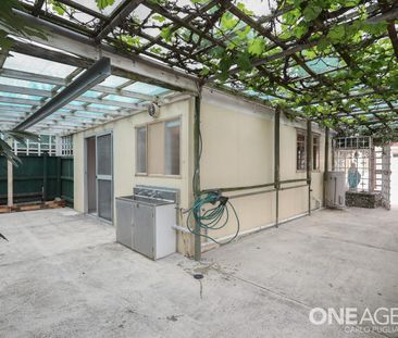 1 Bedroom granny flat with bonus bedroom/study and private outdoor ... - Photo 4