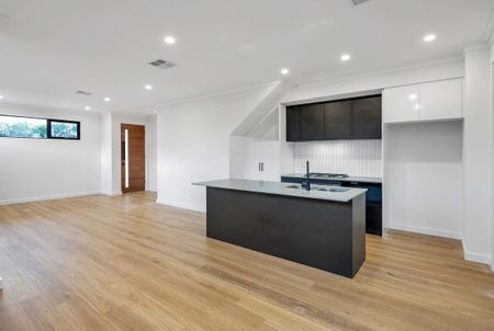 32A Dudley Avenue, North Plympton SA 5037 - House For Rent | Domain - Photo 4