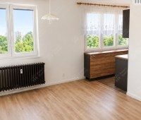 Pronájem bytu 3+KK s balkonem a zasklenou lodžií - Photo 1