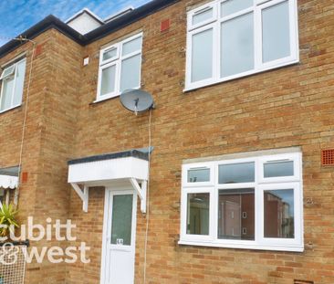 2 bedroom maisonette to rent - Photo 2