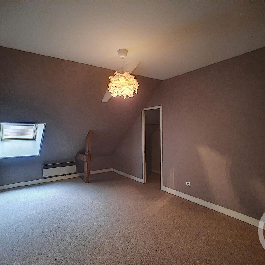 Location Appartement 3 pièces 85m² CREPY EN VALOIS 60800 - Photo 1