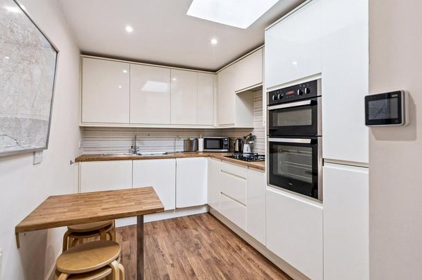 2 bedroom ground floor flat to rent - Photo 1