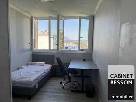 Location Appartement 5 pièces 70m² ST MARTIN D HERES 38400 - Photo 2