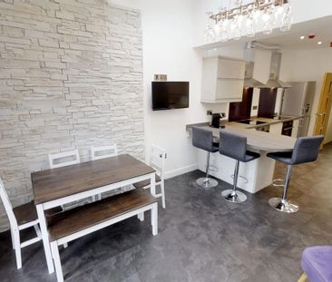 Double En-suite- Great Location - Photo 5