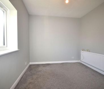 2 bedroom semi-detached house to rent - Photo 2