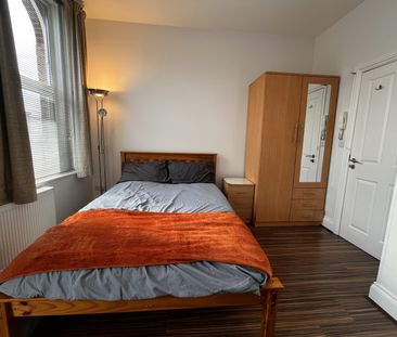 Ashley Road, Poole, Dorset, BH14 - Photo 3