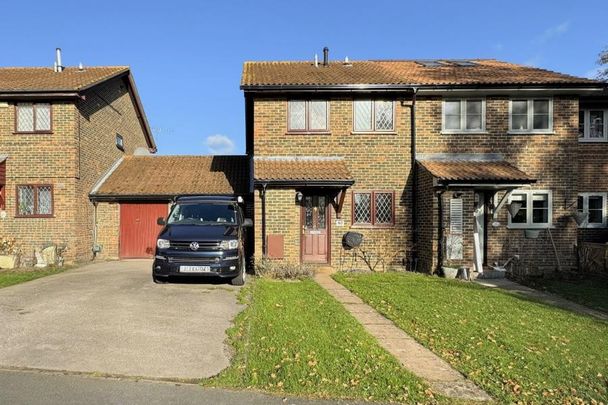 Rosebury Drive, Woking, Surrey, GU24 - Photo 1