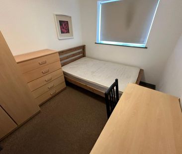 Room in a Shared House, Teignmouth Road, B29 - Photo 1