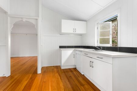 29 Willis Street, Gordon Park. - Photo 3