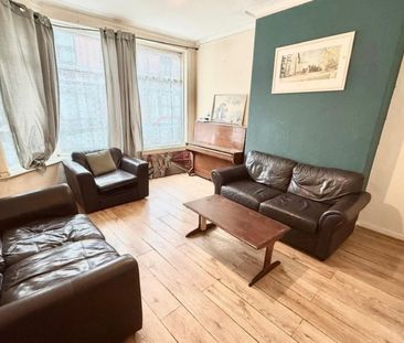 Friern Park, London - Photo 1