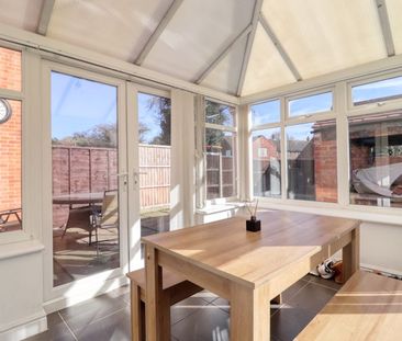 Queens Drive, Crowle - Photo 3