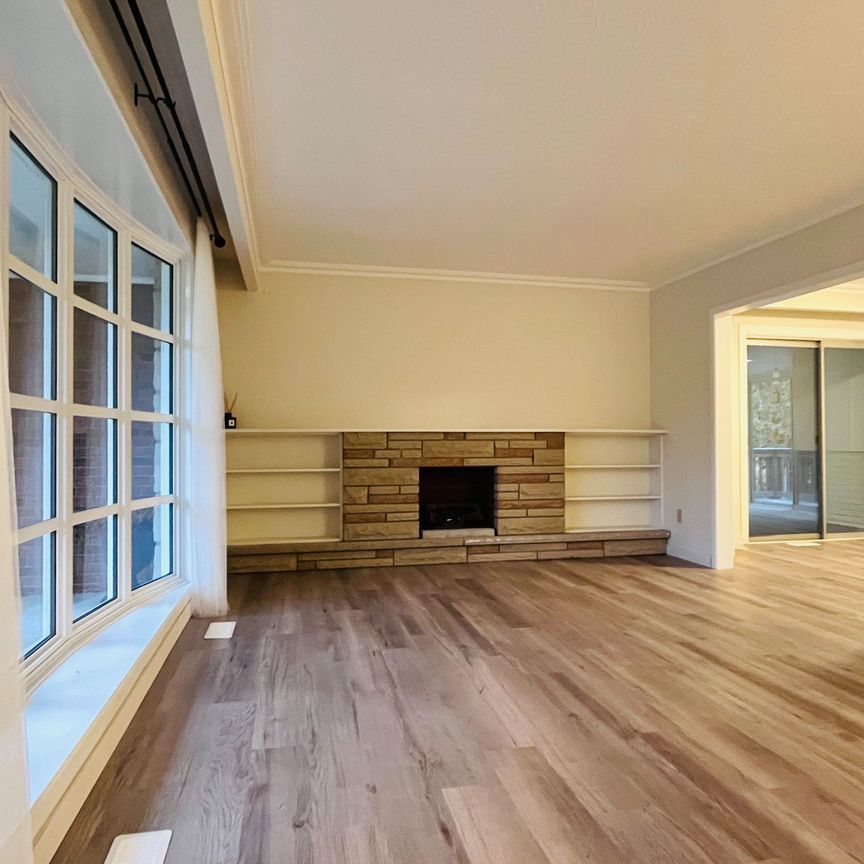 For Lease - 243 Appleby Line, Burlington, Ontario - Photo 1