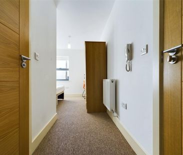 Studio to rent - Photo 5