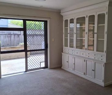 4-Bedroom Home in Central Cambridge – Walk to Town! - Photo 1