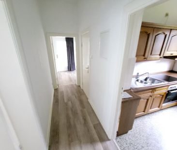 Nähe Kurpark: 2,5-Zimmer-Wohnung mit Loggia und 1/2 Zusatz-Zimmer i... - Photo 2